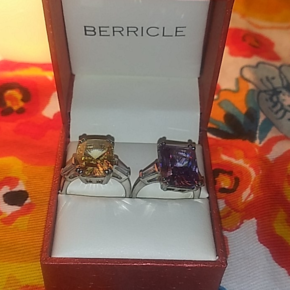 PRICE DROP on Statement Rings!!💜💛